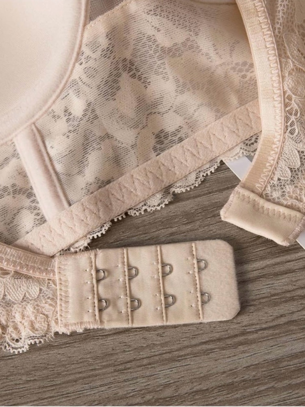 NEW ! Low back bra - Picture 6 of 11